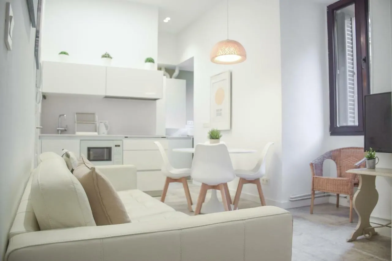 San Sebastian'S Most Historic Street! Modern Stay